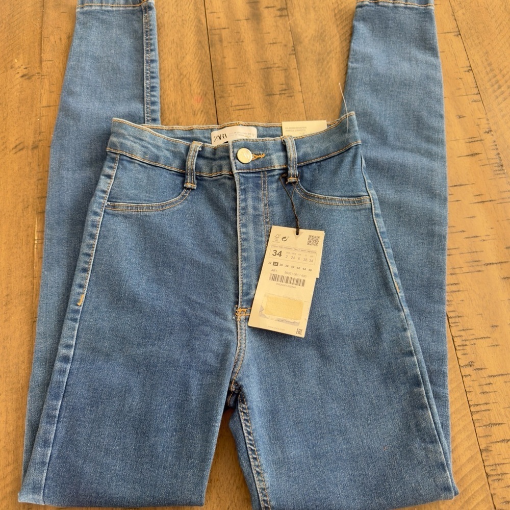 Zara Women's Skinny Jeans in Classic Blue - Picture 1 of 6